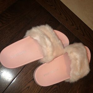 Steve Madden Pink Fluffy Slides